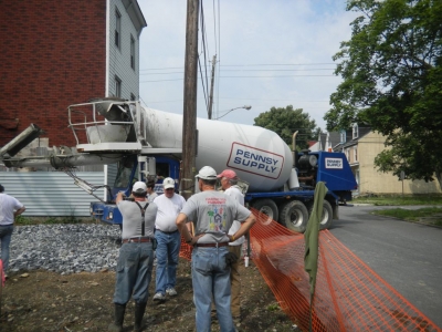 03-Concrete truck arrives